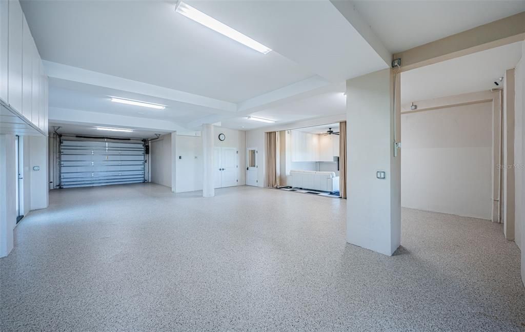 Garage, Interior