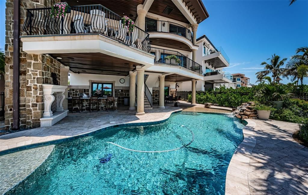 Exterior, Pool