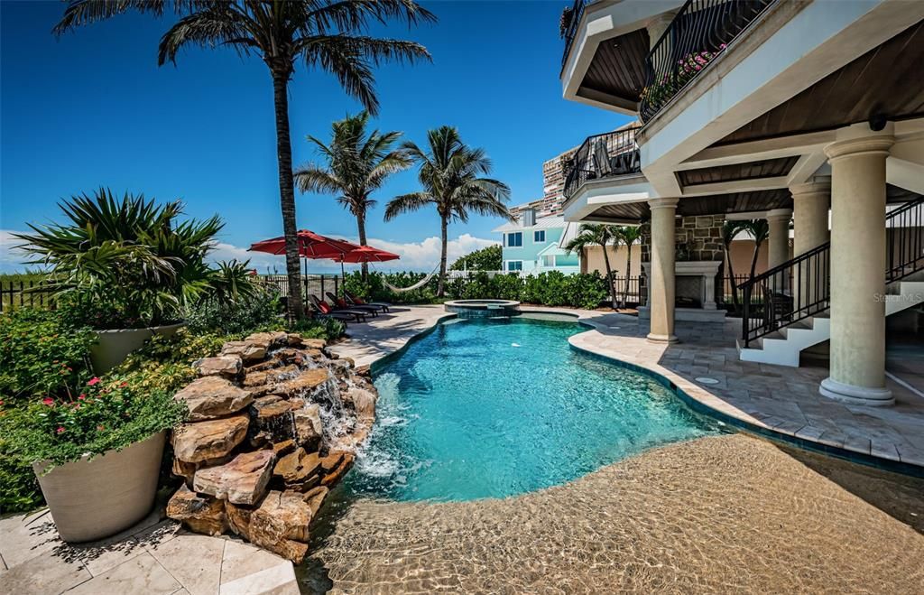 Exterior, Pool