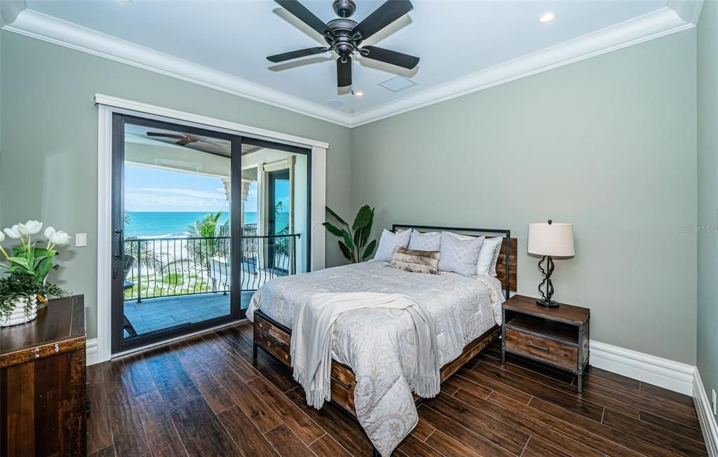 Bedroom, Interior, Recessed Lighting, Water, Wood Texture Flooring