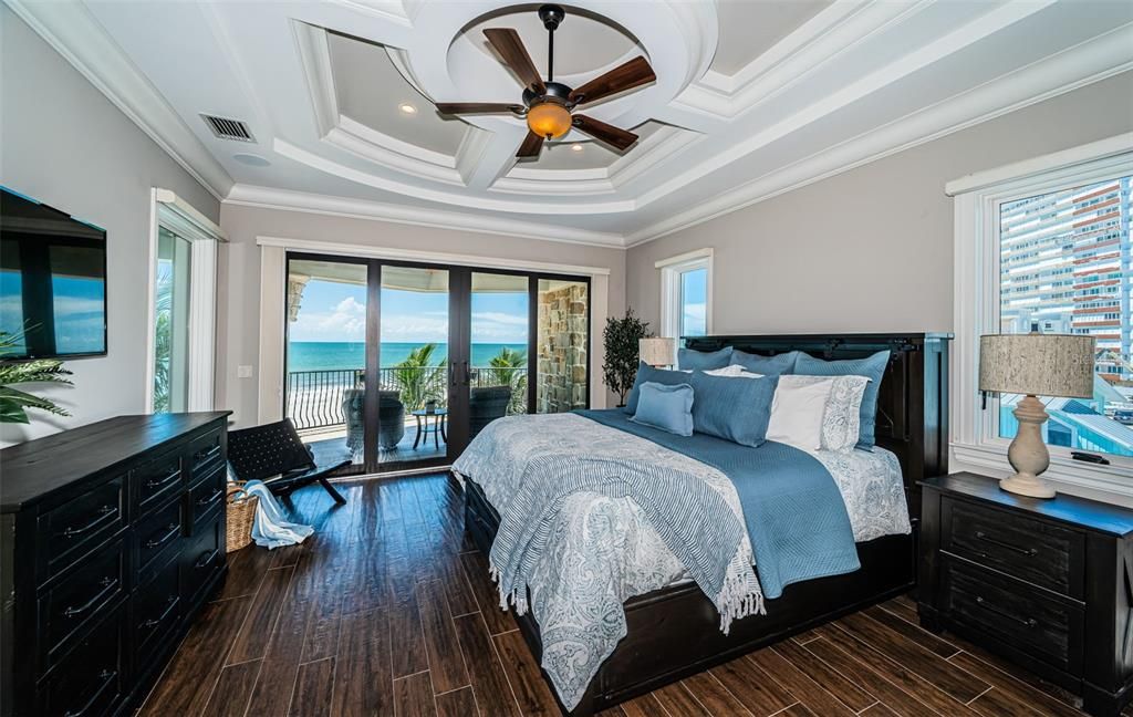 Bedroom, Interior, Recessed Lighting, Water, Wood Texture Flooring