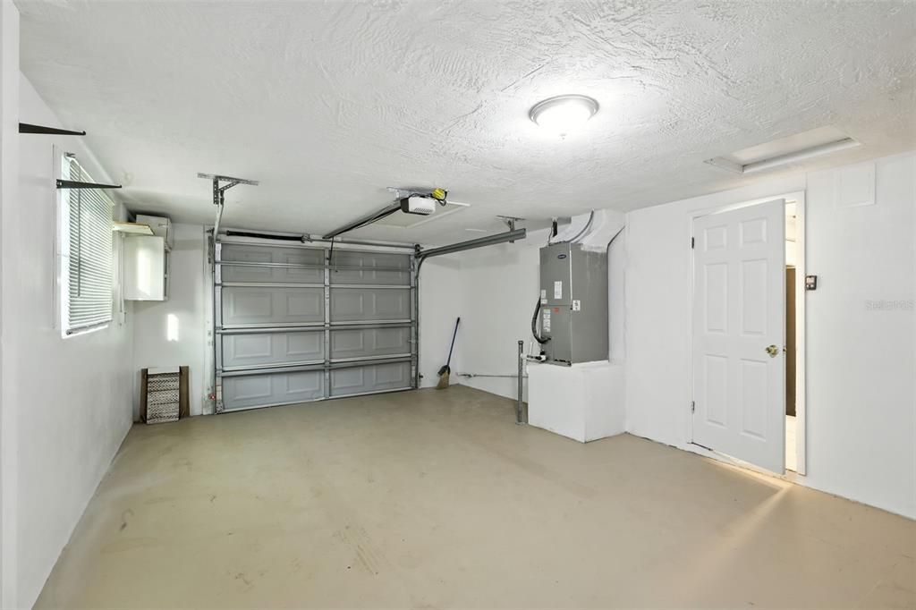 Garage, Interior