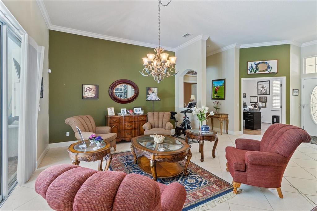 Chandelier, Interior, Living room