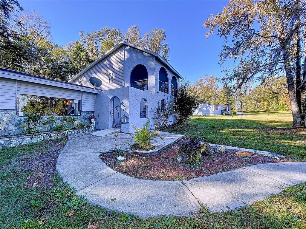 Backyard, Exterior