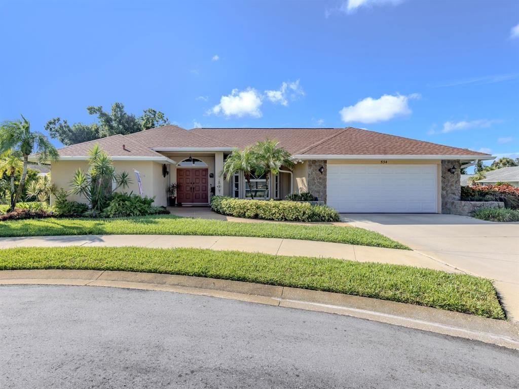 Attached, Exterior, Facade, Brick Facade, Ranch