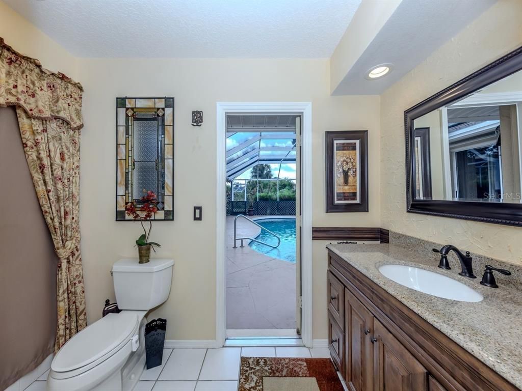 Bathroom, Interior, Pool, Recessed Lighting