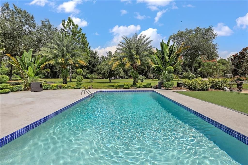 Exterior, Pool