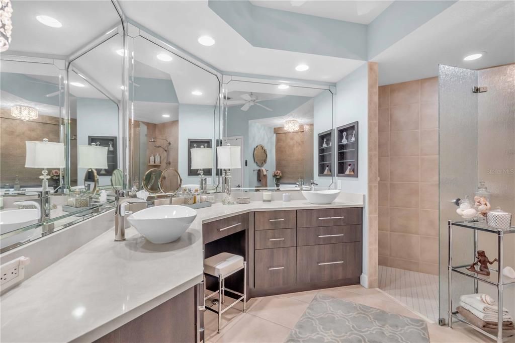 Bathroom, Dual Sink Vanities, Interior, Recessed Lighting