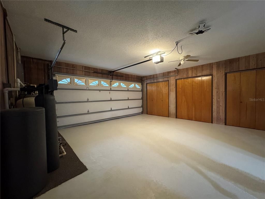 Garage, Interior, Wooden Walls