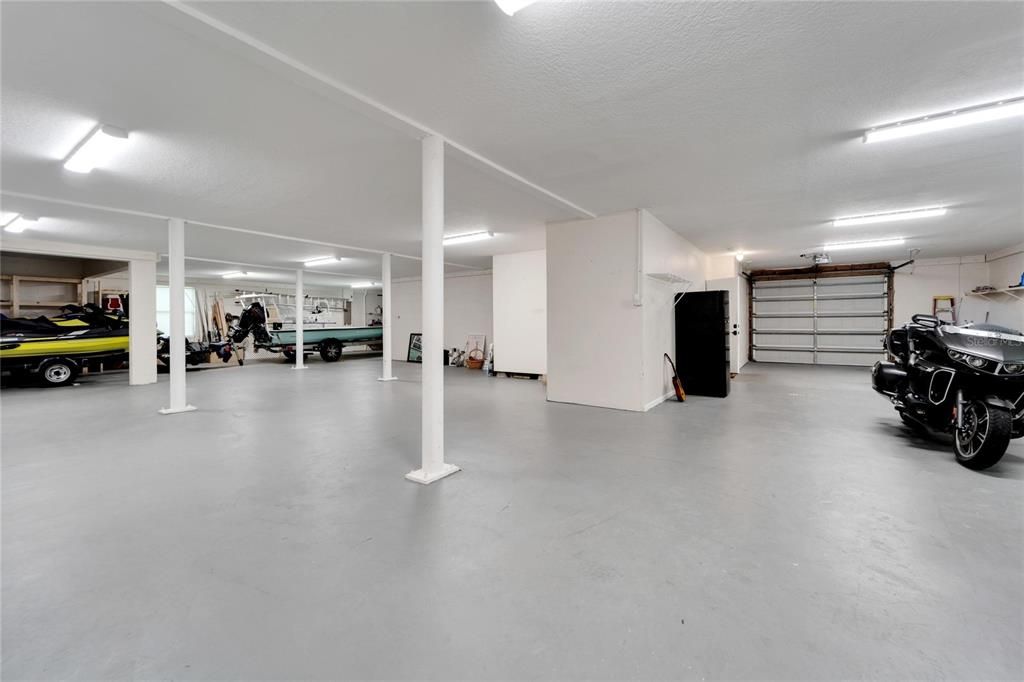 Garage, Interior