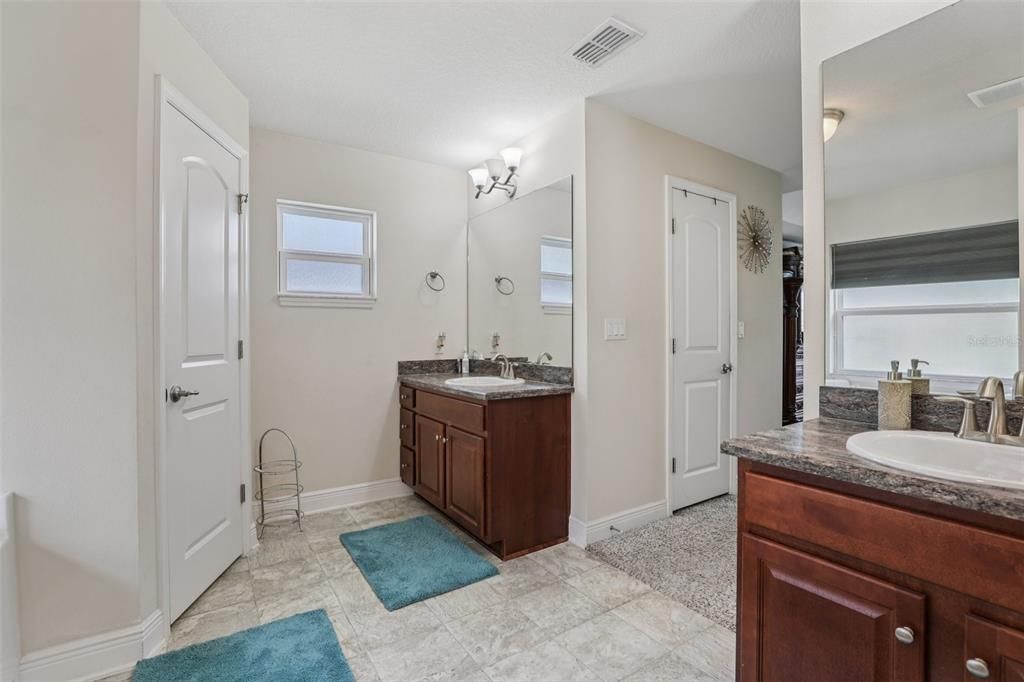 Bathroom, Dual Sink Vanities, Interior