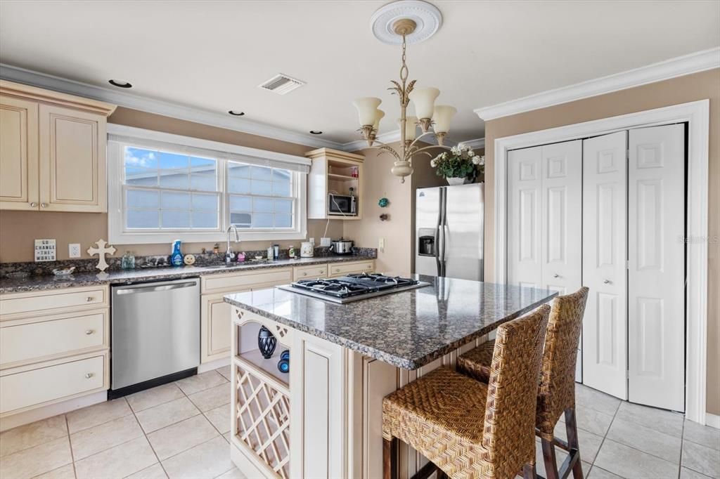 Chandelier, Interior, Kitchen, Recessed Lighting, Stainless Steel Appliances