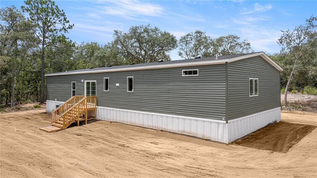 Backyard, Exterior