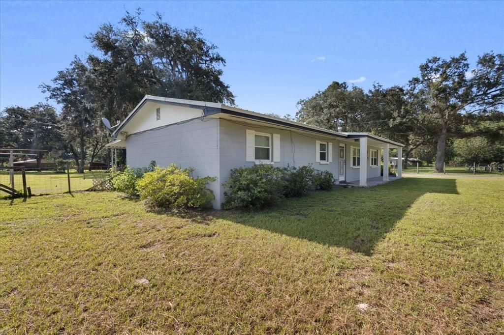 Backyard, Exterior