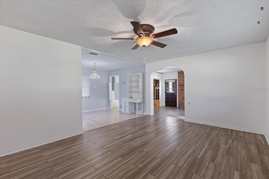 Chandelier, Empty room, Interior, Pendant Lights, Wood Texture Flooring