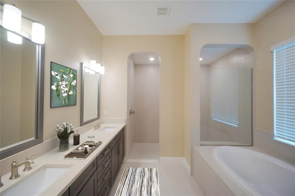 Bathroom, Dual Sink Vanities, Interior, Recessed Lighting