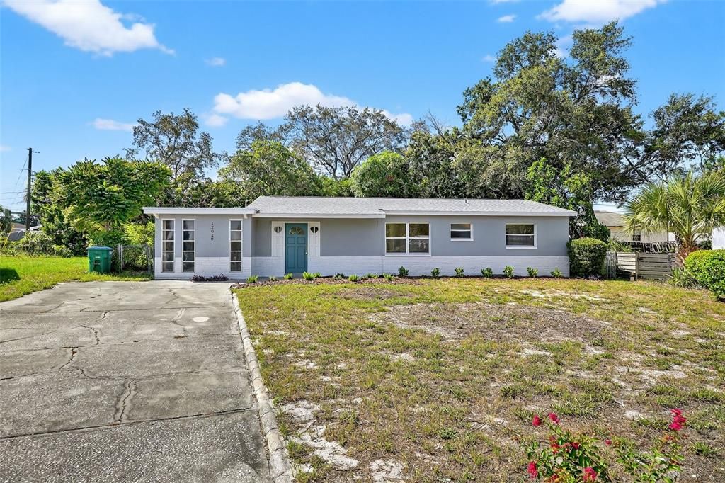 Backyard, Exterior, Facade, Ranch