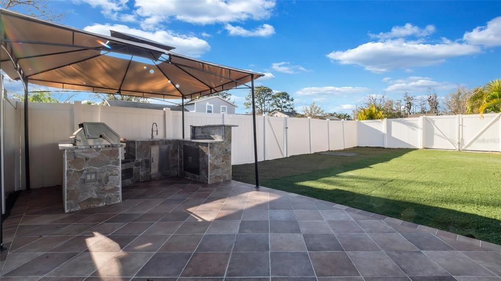 Backyard, Exterior, Outdoor Kitchen