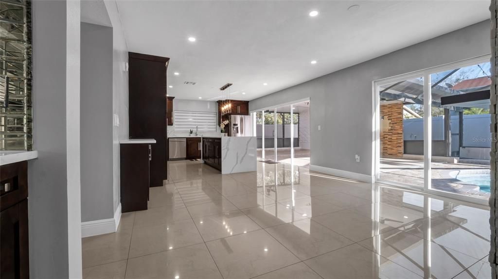 Chandelier, Empty room, Interior, Recessed Lighting