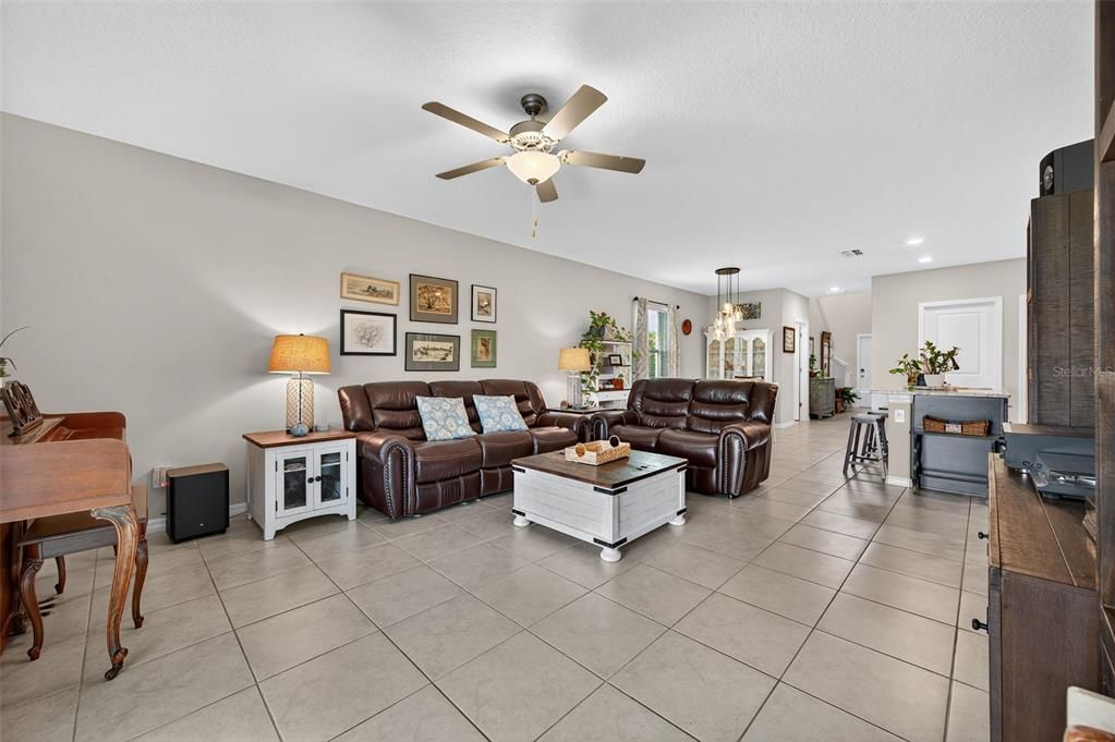 Interior, Living room, Pendant Lights, Recessed Lighting