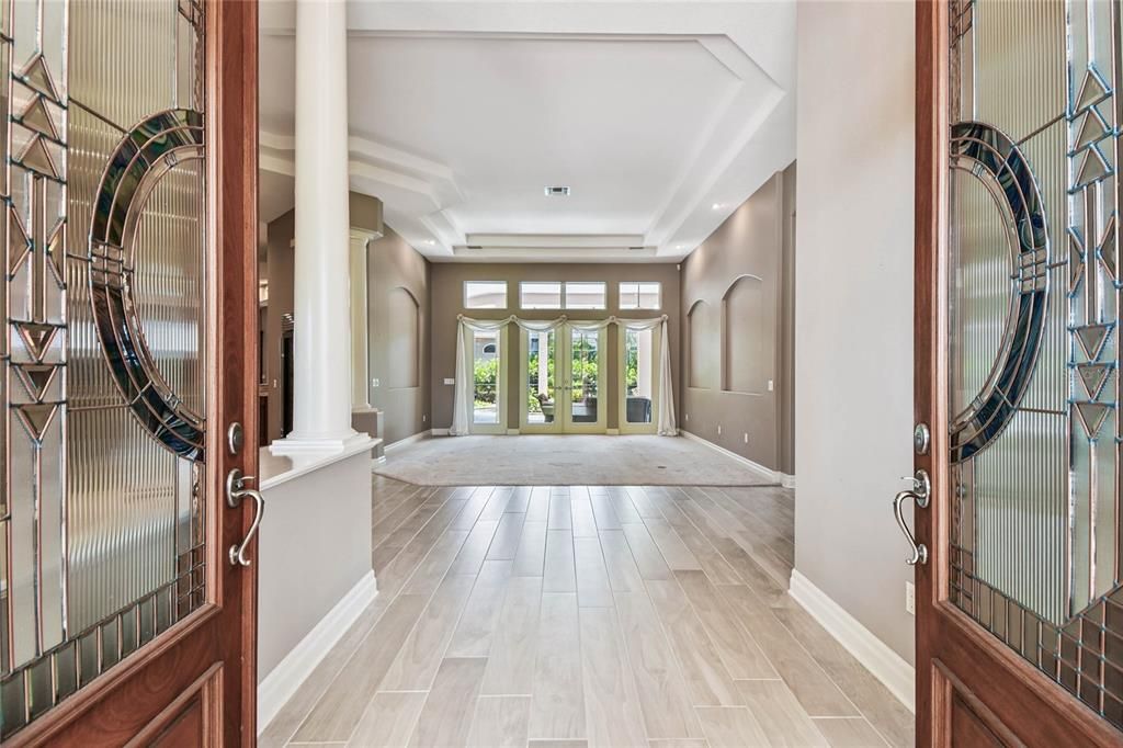 Interior, Recessed Lighting, Wood Texture Flooring