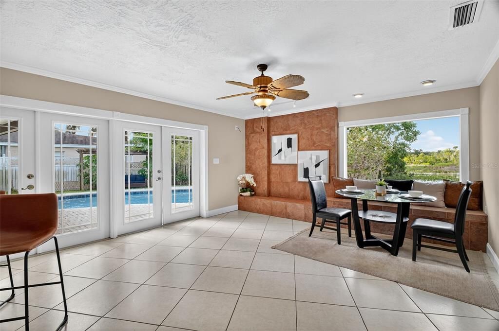 Dining room, Interior, Recessed Lighting