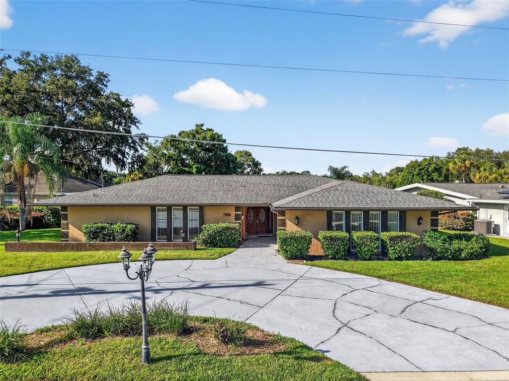 Backyard, Exterior, Facade, Ranch