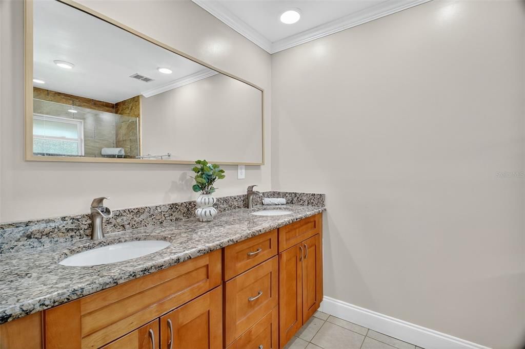 Bathroom, Dual Sink Vanities, Interior, Recessed Lighting