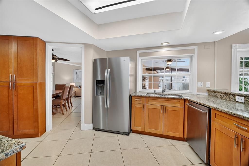 Dining room, Interior, Kitchen, Recessed Lighting