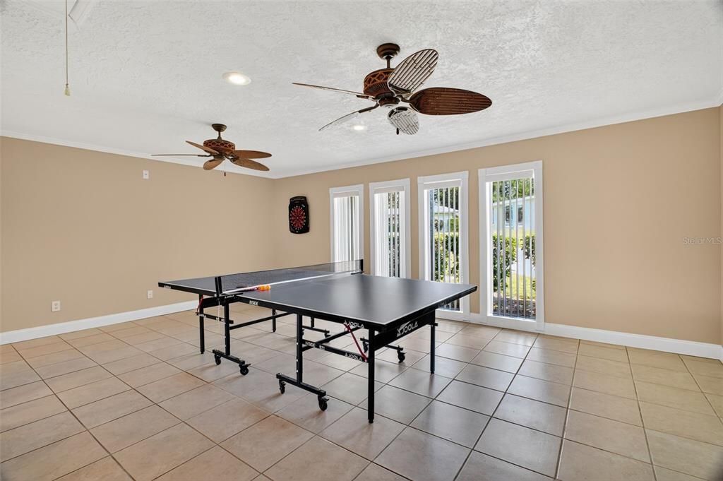Game Room, Interior, Recessed Lighting