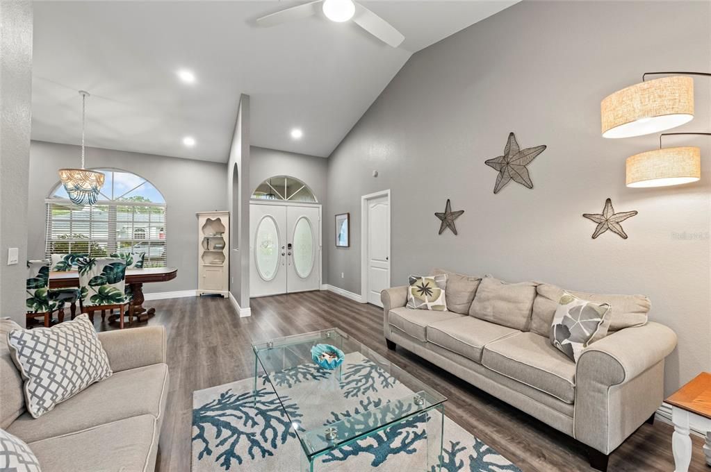 Dining room, Interior, Living room, Pendant Lights, Recessed Lighting, Wood Texture Flooring