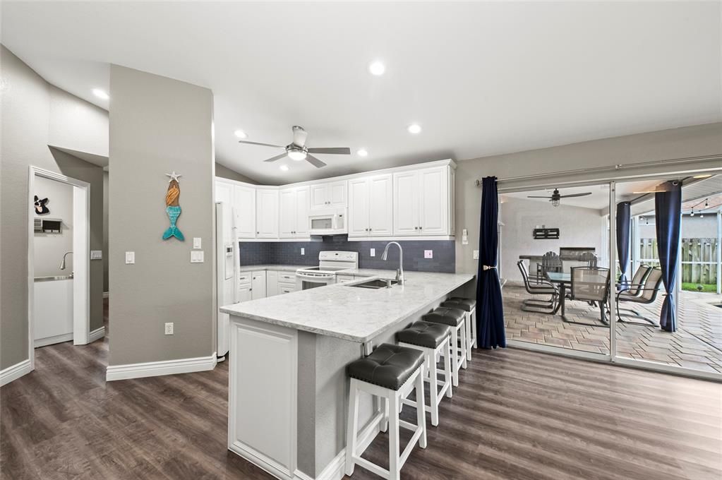 Dining room, Interior, Kitchen, Recessed Lighting, Wood Texture Flooring