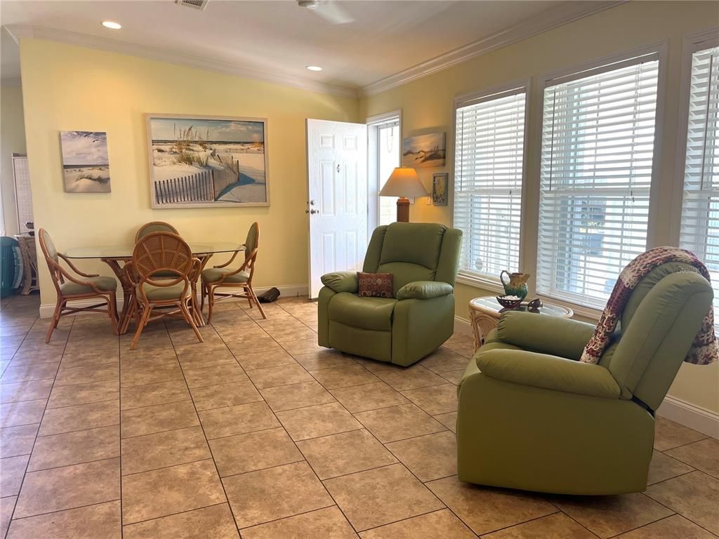 Dining room, Interior, Living room, Recessed Lighting