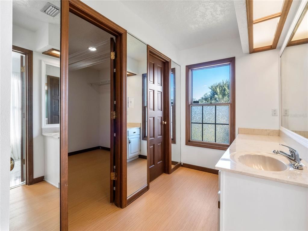 Bathroom, Interior, Recessed Lighting, Wood Texture Flooring