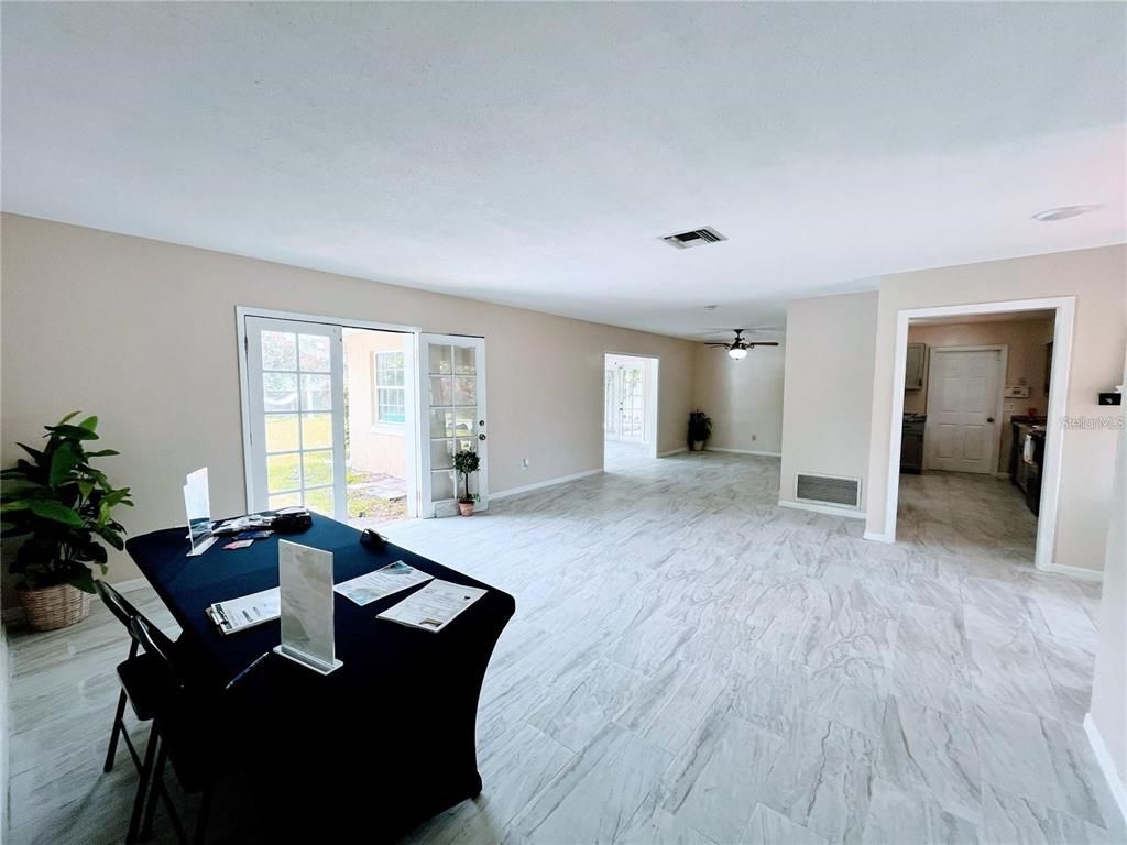Dining room, Interior, Marble
