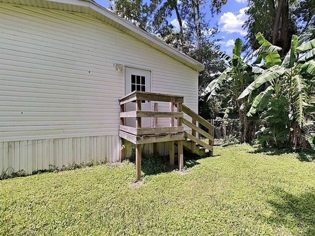 Backyard, Exterior