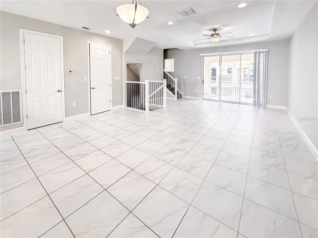 Empty room, Interior, Marble, Recessed Lighting