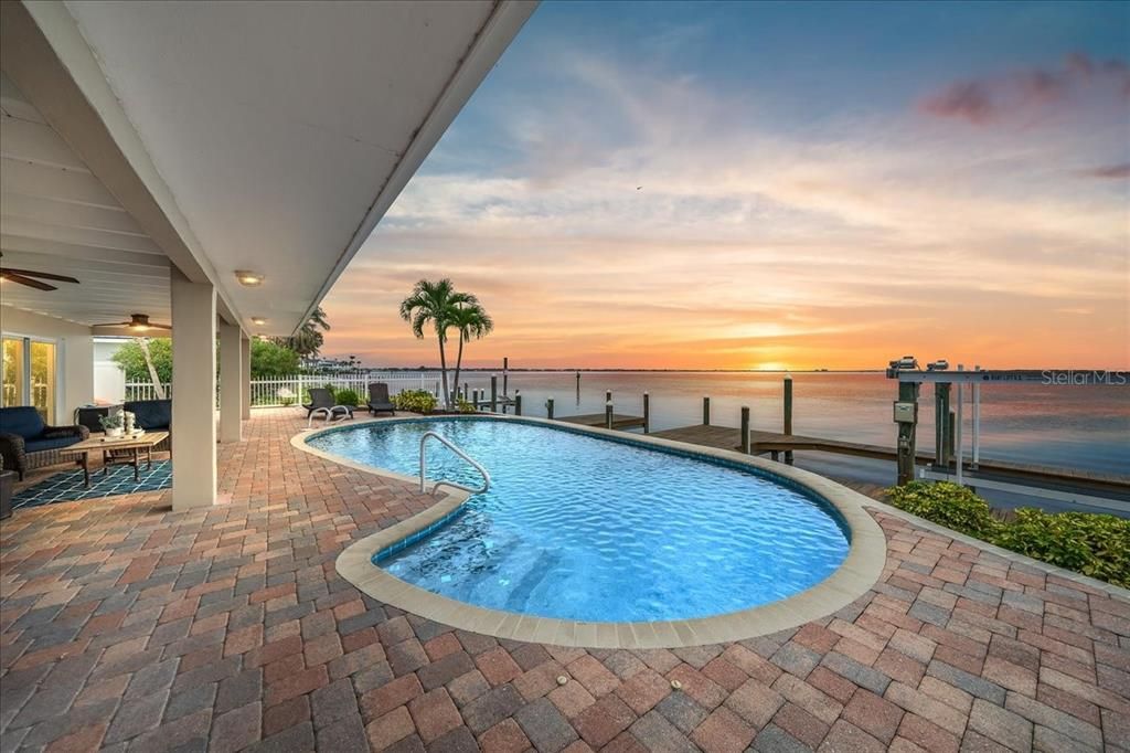 Exterior, Pool, Water