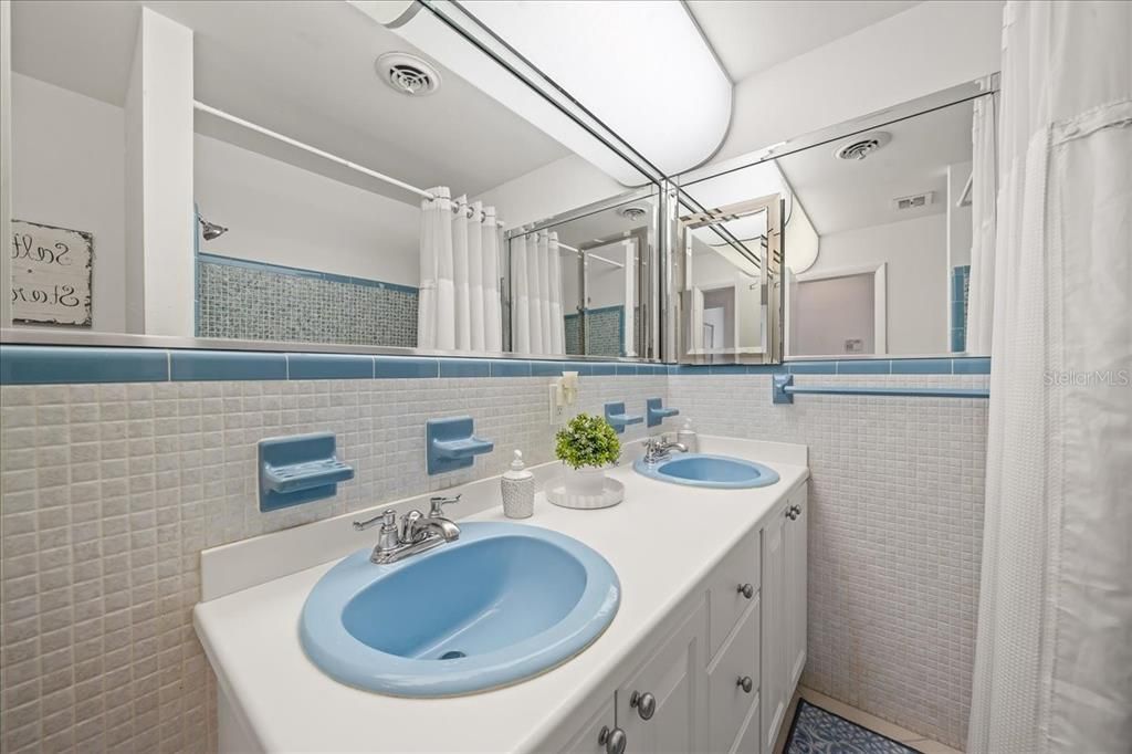 Bathroom, Dual Sink Vanities, Interior