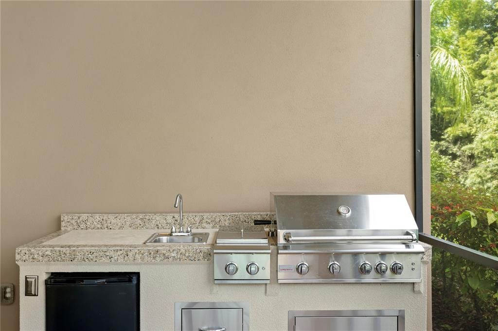 Exterior, Outdoor Kitchen