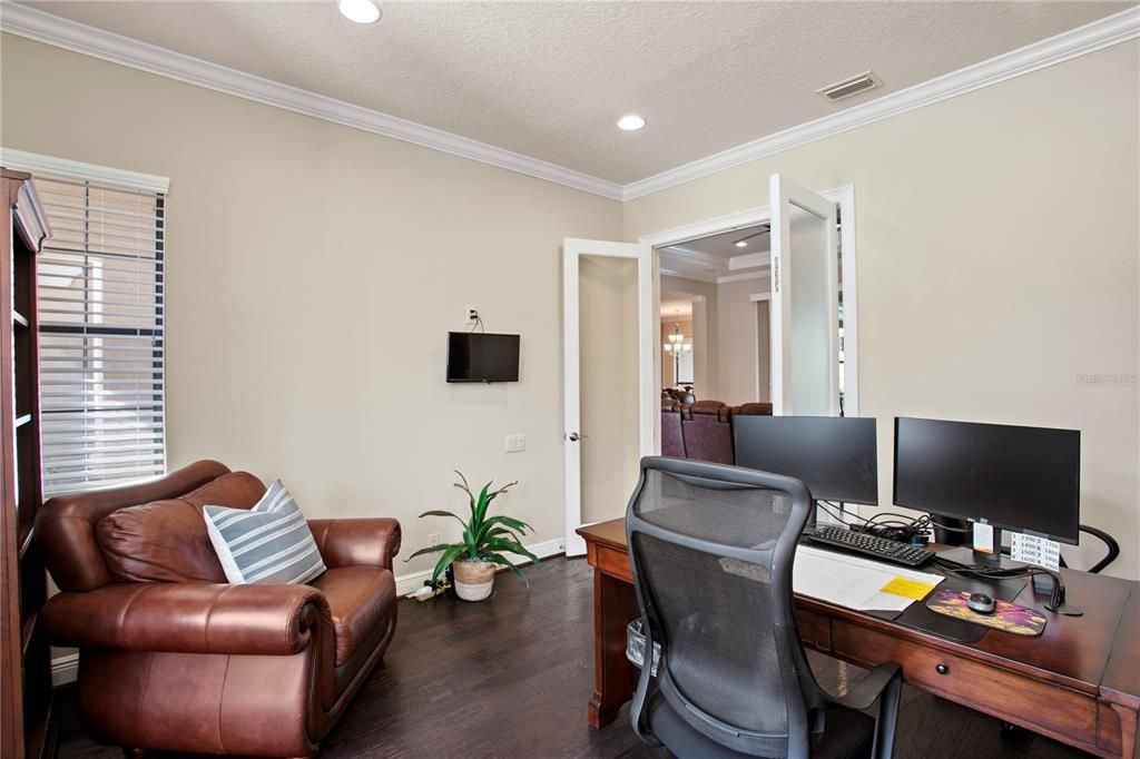Home Office, Interior, Recessed Lighting, Wood Texture Flooring