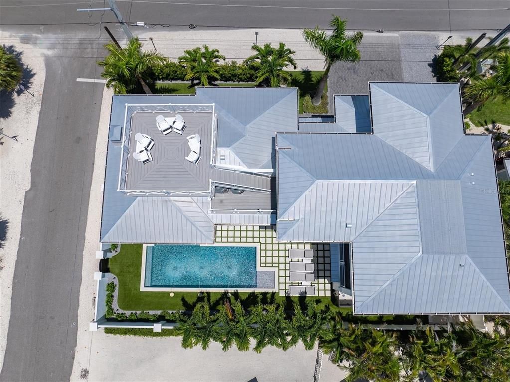 Exterior, Drone