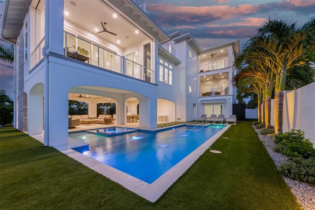 Exterior, Pool