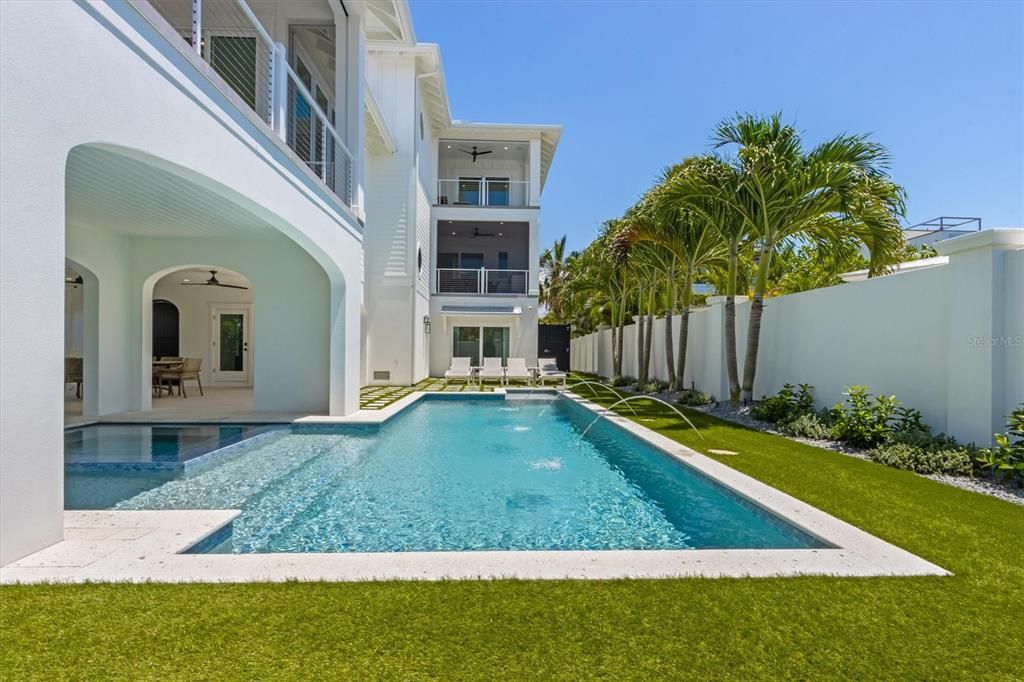 Exterior, Pool