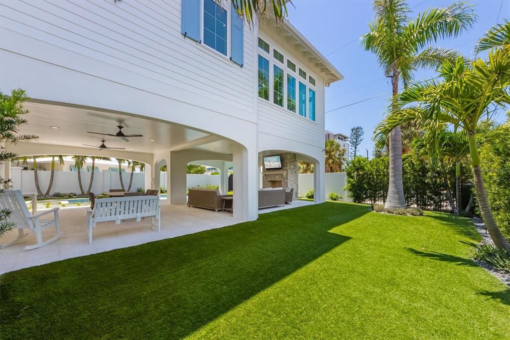 Backyard, Exterior