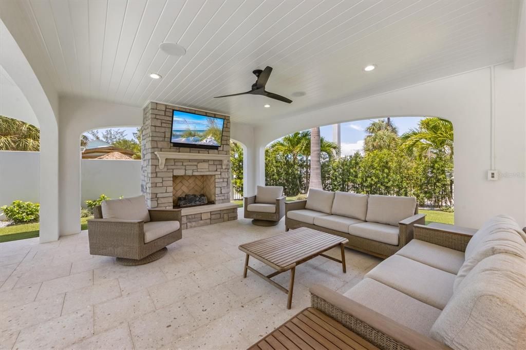 Exterior, Fireplace, Living room, Recessed Lighting
