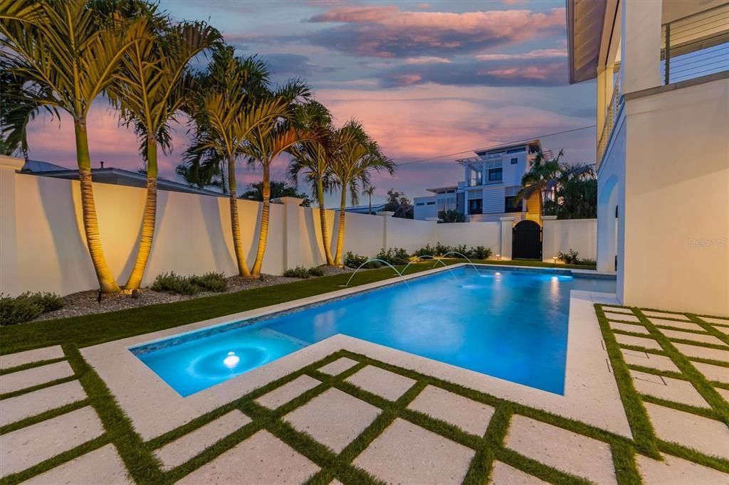 Exterior, Pool