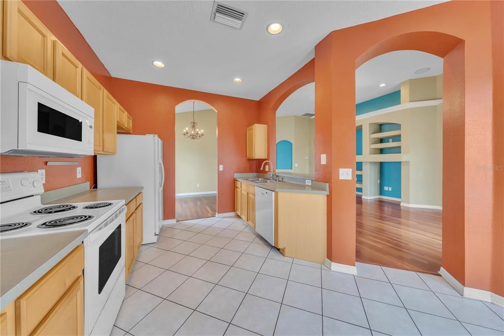 Chandelier, Interior, Kitchen, Recessed Lighting, Wood Texture Flooring