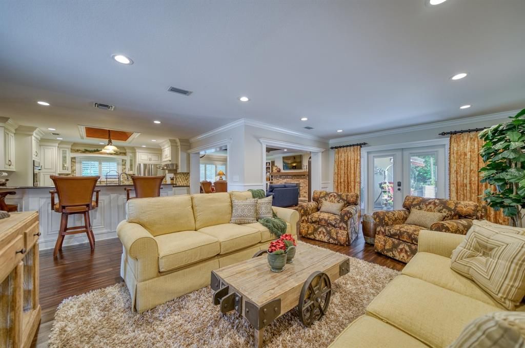 Interior, Kitchen, Living room, Pendant Lights, Recessed Lighting, Wood Texture Flooring
