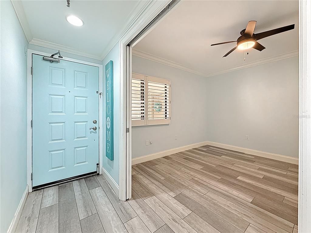 Empty room, Interior, Recessed Lighting, Wood Texture Flooring